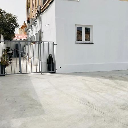 Cozy And Traditional - Ec Studios Larnaca Bagian luar foto