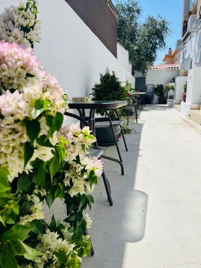 Cozy And Traditional - Ec Studios Larnaca Bagian luar foto