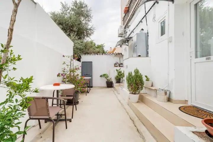 Cozy And Traditional - Ec Studios Larnaca Bagian luar foto